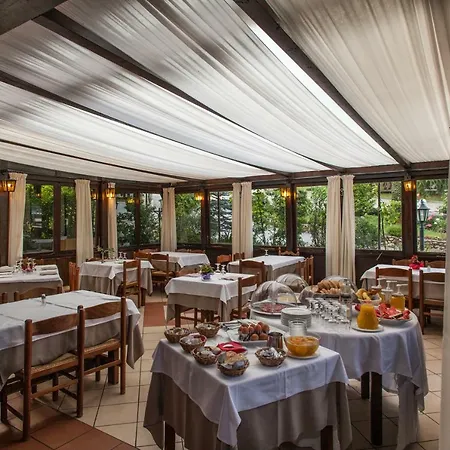 Al Ξενοδοχείο 2*