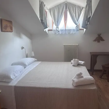 Otel Al Mandello del Lario