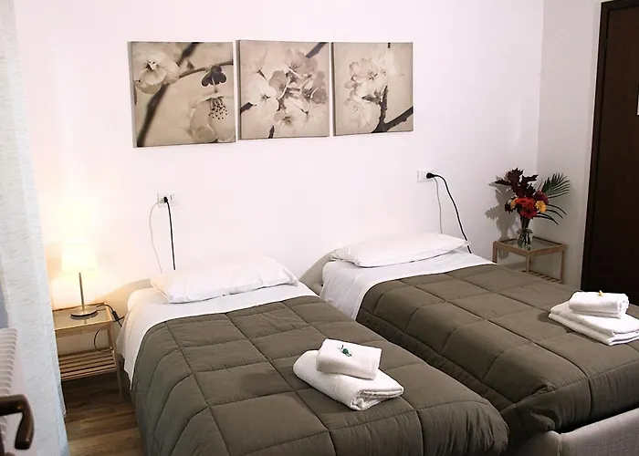 Отель Al Манделло-дель-Ларио